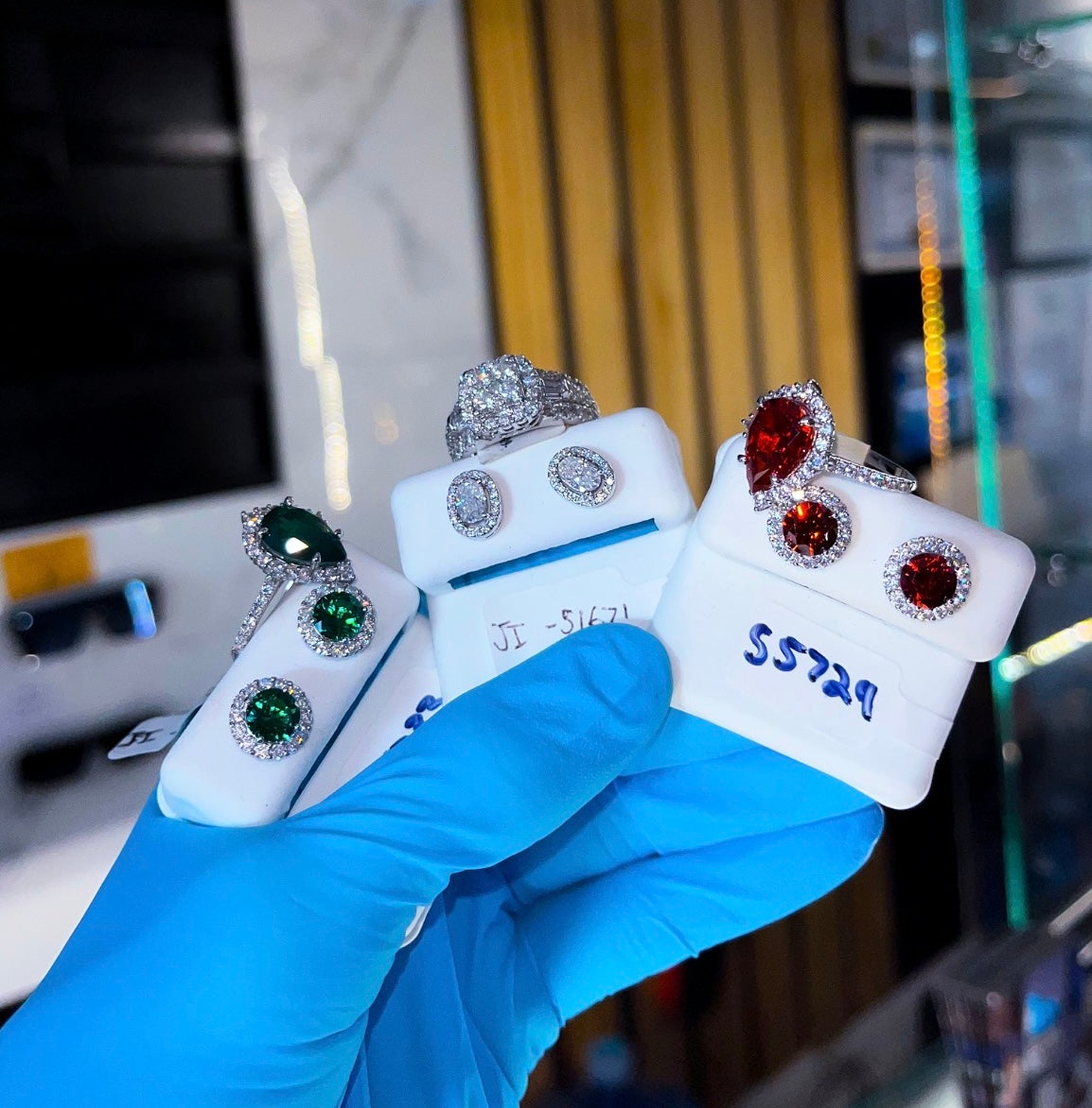 5 Tips for Choosing the Perfect Rings and Earrings in Daytona Beach