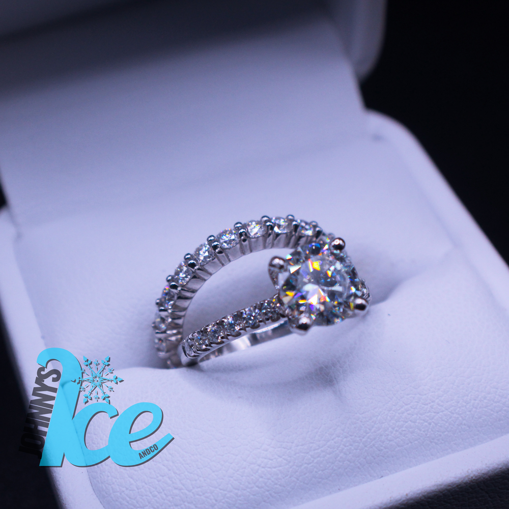 
                      
                        2Ct Mainstone Wedding Set
                      
                    