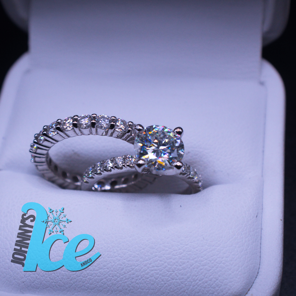 
                      
                        2Ct Mainstone Wedding Set
                      
                    