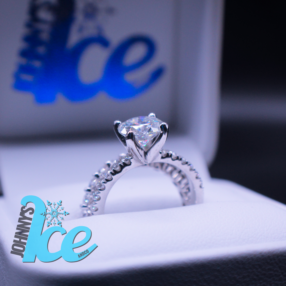 
                      
                        2Ct Mainstone Wedding Set
                      
                    