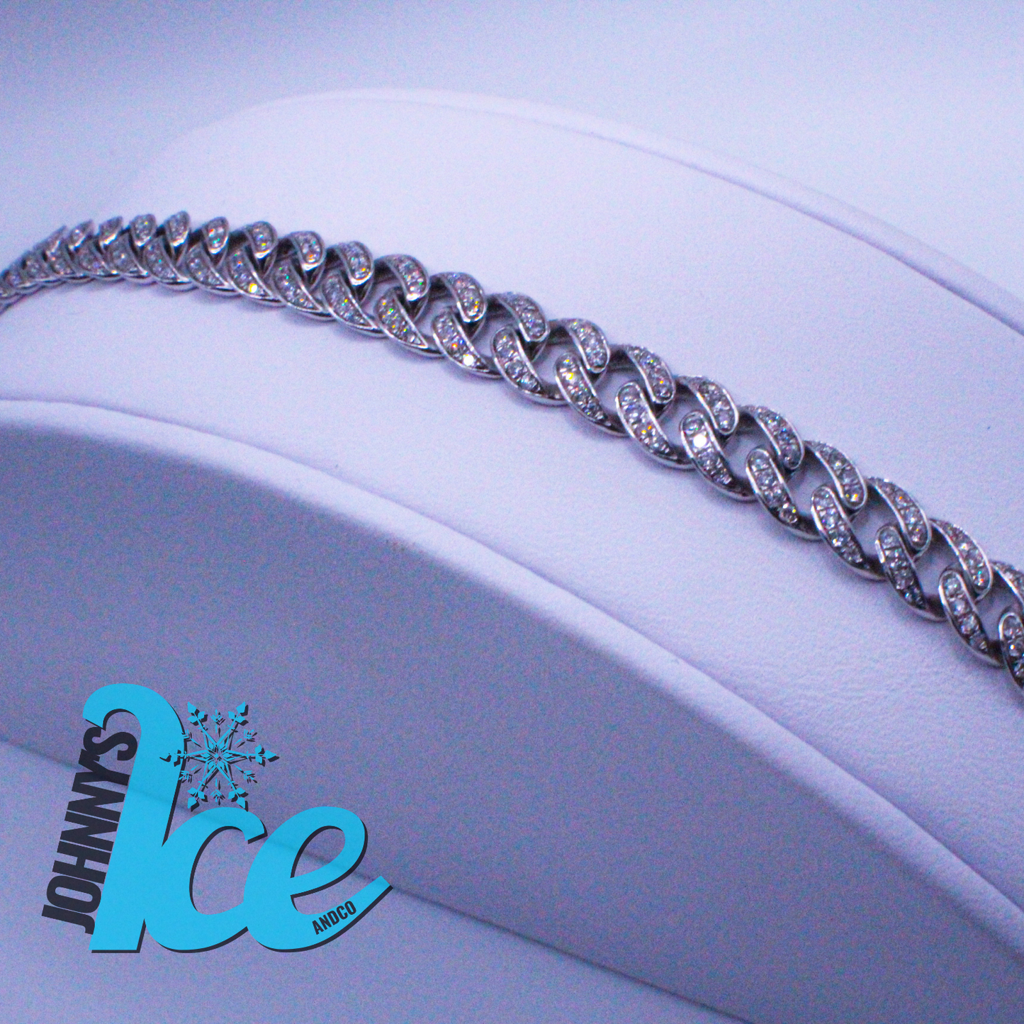 Load image into Gallery viewer, 10k White Gold Bussdown Miami Cuban Bracelet
