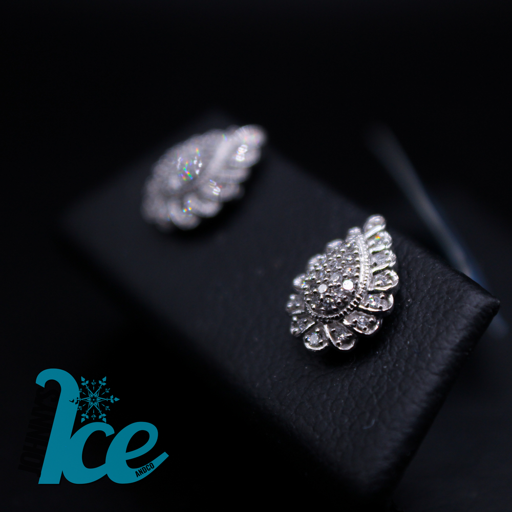 
                      
                        #AVD999 10k Solid White Gold Leaf Earrings
                      
                    