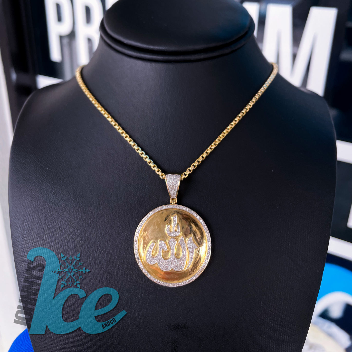 Load image into Gallery viewer, 10k Circle Islam Pendant // Box Link Chain Set
