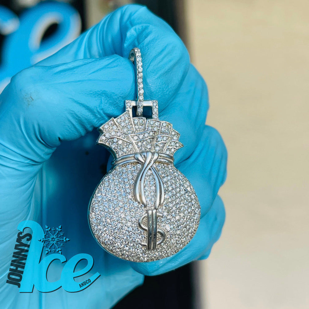 
                      
                        Ribbon Moneybagg v1 Pendant
                      
                    