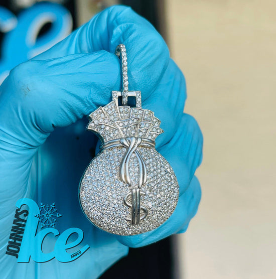 Load image into Gallery viewer, Ribbon Moneybagg v1 Pendant

