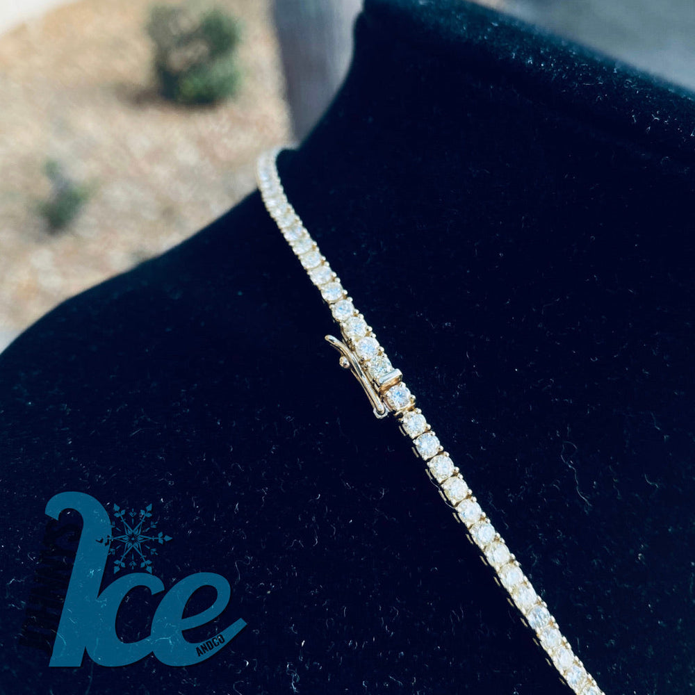 
                      
                        14k Solid Yellow Gold 10-Pointer Tennis Chain
                      
                    